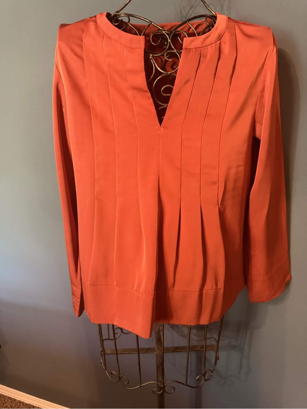 Banana Republic Women's Orange Pleated Long-Sleeve Blouse